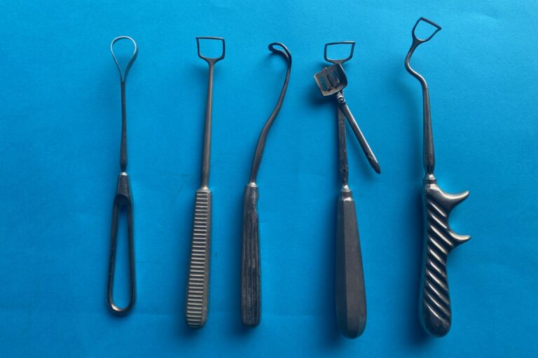 Zur Geschichte der Adenotomie „Es tut jetzt mal ein bisschen weh"