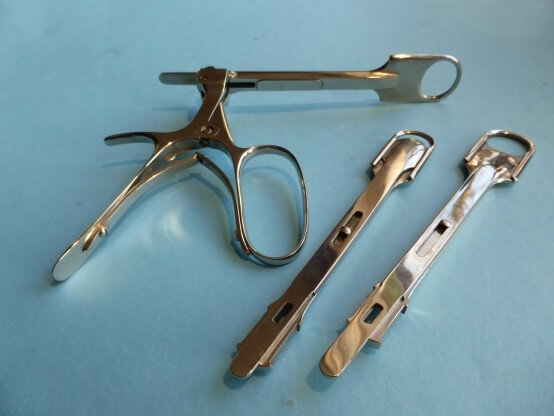 Frühe Instrumente der Tonsillotomie, Von J.I. Guillotin zu Greenfield Sluder Frühe Instrumente der Tonsillotomie, Von J.I. Guillotin zu Greenfield Sluder