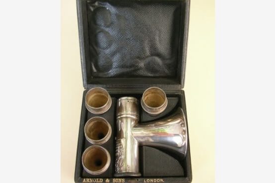 Die Schatzkästchen der Otologen; Frühe Untersuchungsbestecke der HNO-Heilkunde