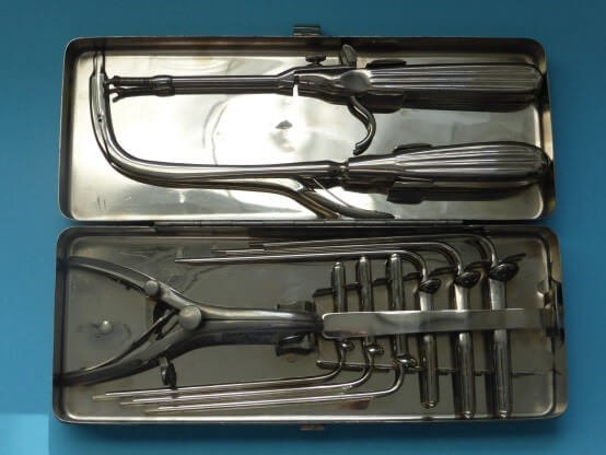 Die laryngeale Intubation nach O´Dwyer, Ein kurzer Segen für die Menschheit Die laryngeale Intubation nach O´Dwyer, Ein kurzer Segen für die Menschheit